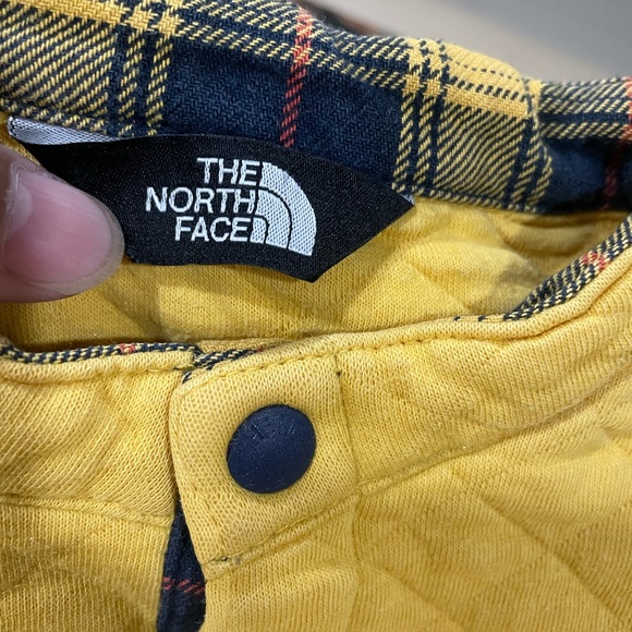 Northface quilted sweatshirt. Size 3/4 years. Used - Picture 5 of 6